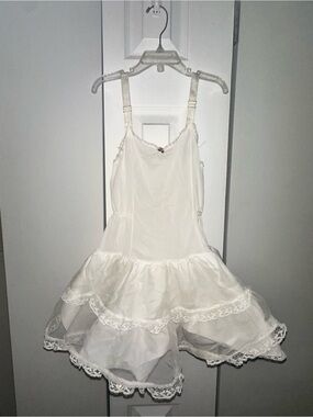 Vintage Girls Her Majesty All Round Slip